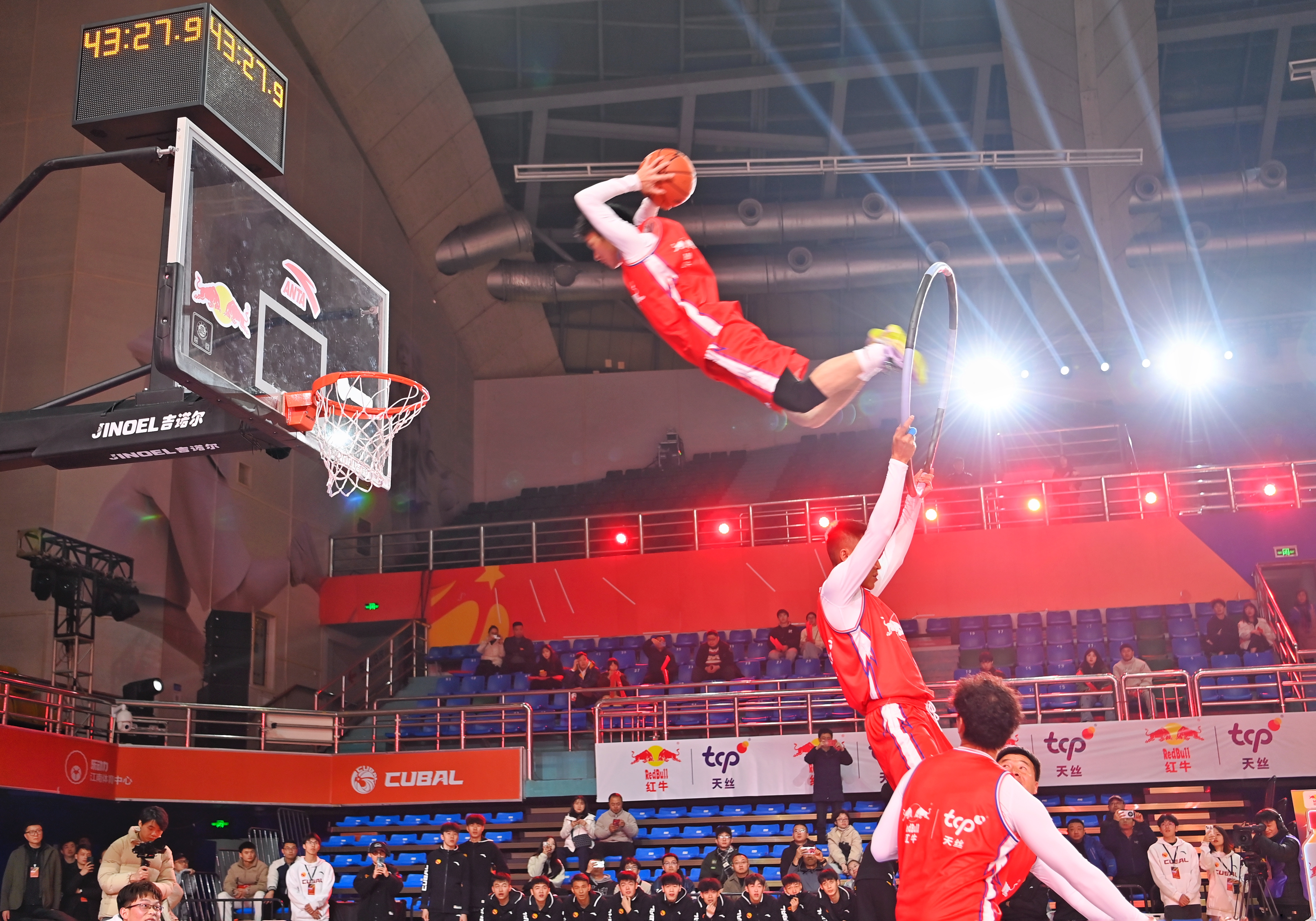 开云体育下载-中国顶尖篮球职业赛事掀起狂潮的简单介绍