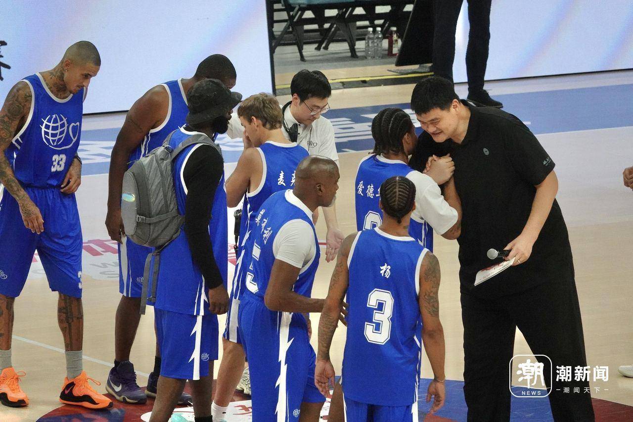 篮球明星出席慈善活动,传递正能量 篮球明星出席慈善活动,传递正能量