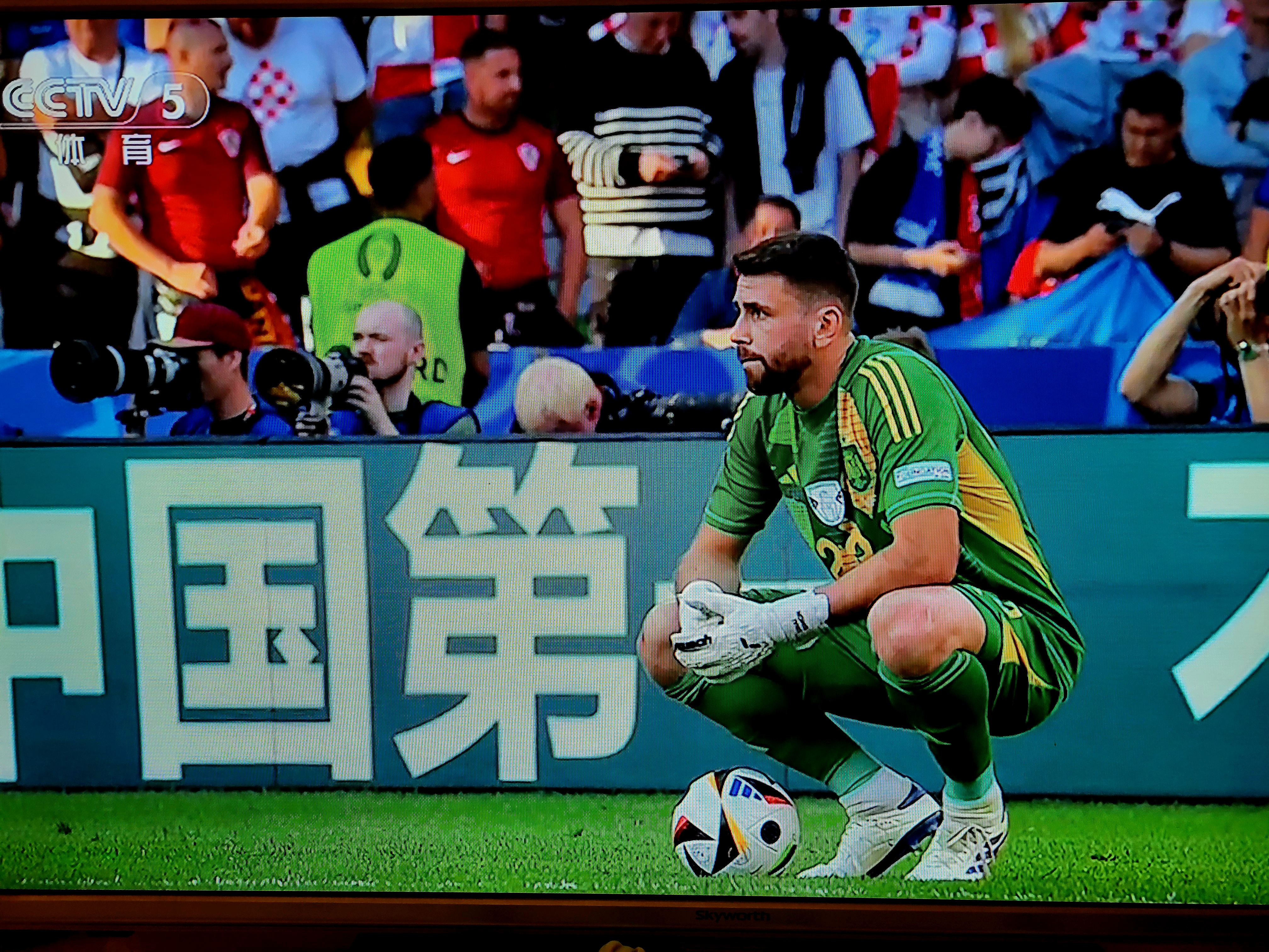 开云体育在线登录-年轻球员获得主力位置，展示出色的技术和战术眼光的简单介绍