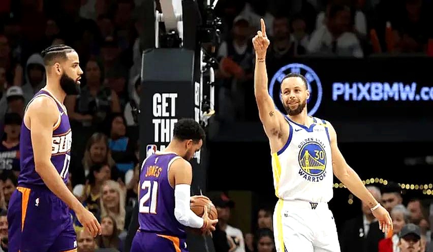 勇士击败马刺,取得胜利 勇士击败马刺,取得胜利