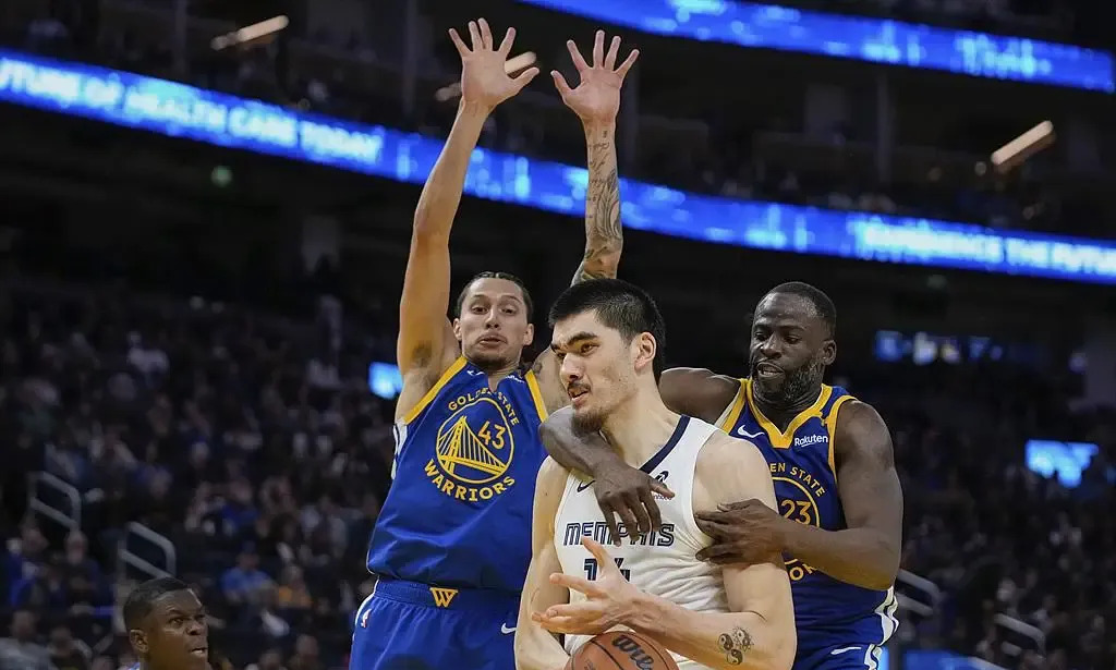 勇士豪取连胜,击败灰熊 勇士豪取连胜,击败灰熊