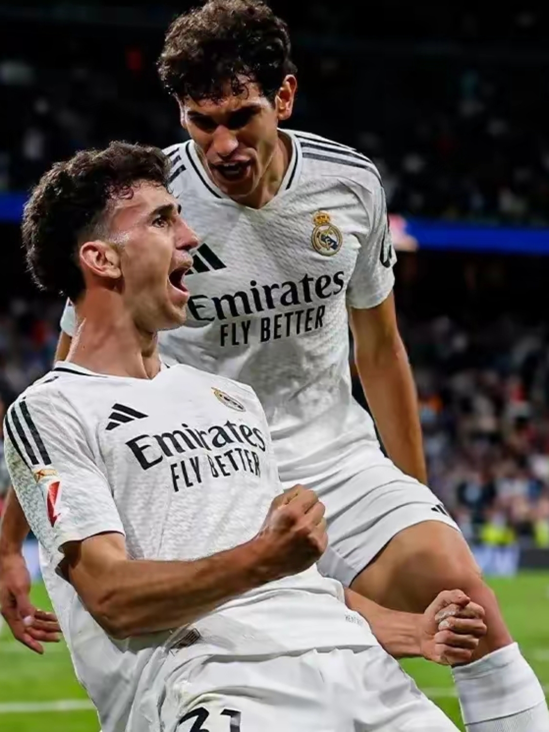 开云体育入口-皇马队踢出团队精神，夺得重要三分