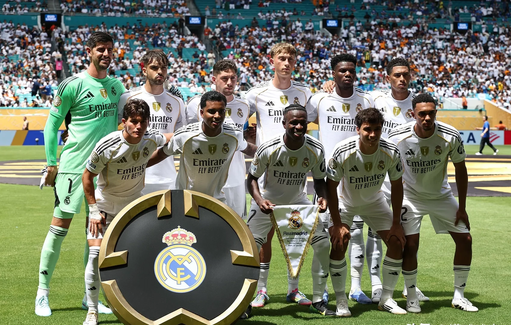 皇马队踢出团队精神,夺得重要三分 皇马队踢出团队精神,夺得重要三分