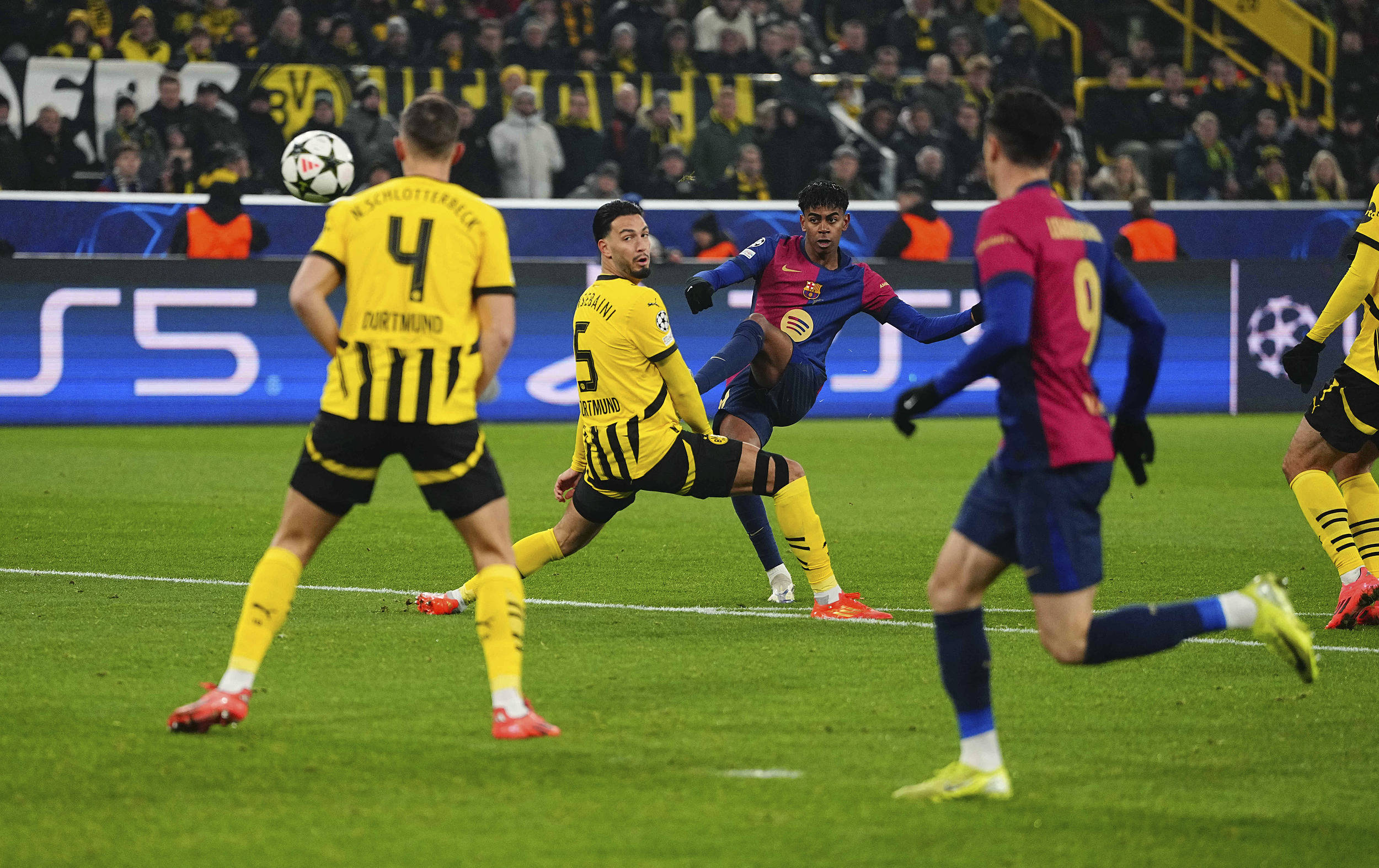 欧冠强战进入白热化,球队竞争激烈的简单介绍 欧冠强战进入白热化,球队竞争激烈的简单介绍