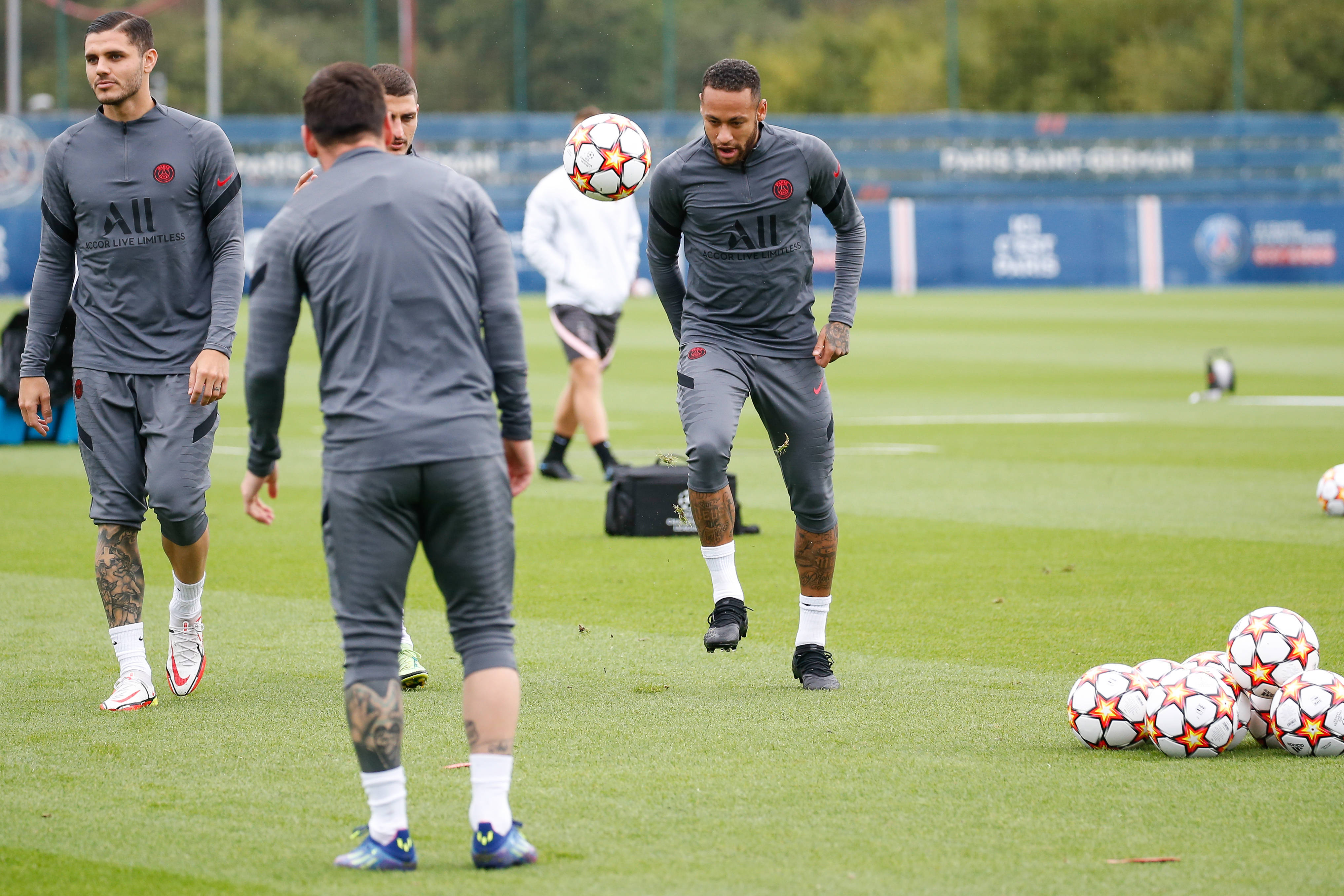 关于巴黎圣日耳曼球员恢复训练，迎接下一场比赛的信息