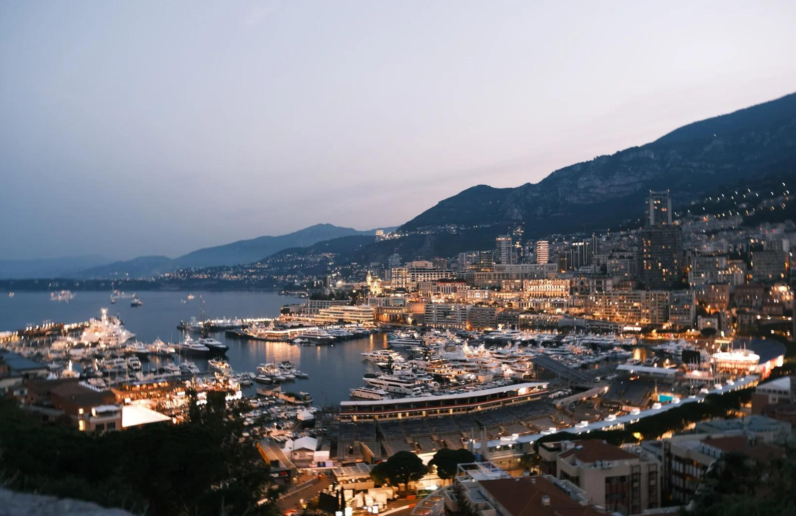 包含尼斯与摩纳哥比拼,双方不相上下的词条 包含尼斯与摩纳哥比拼,双方不相上下的词条