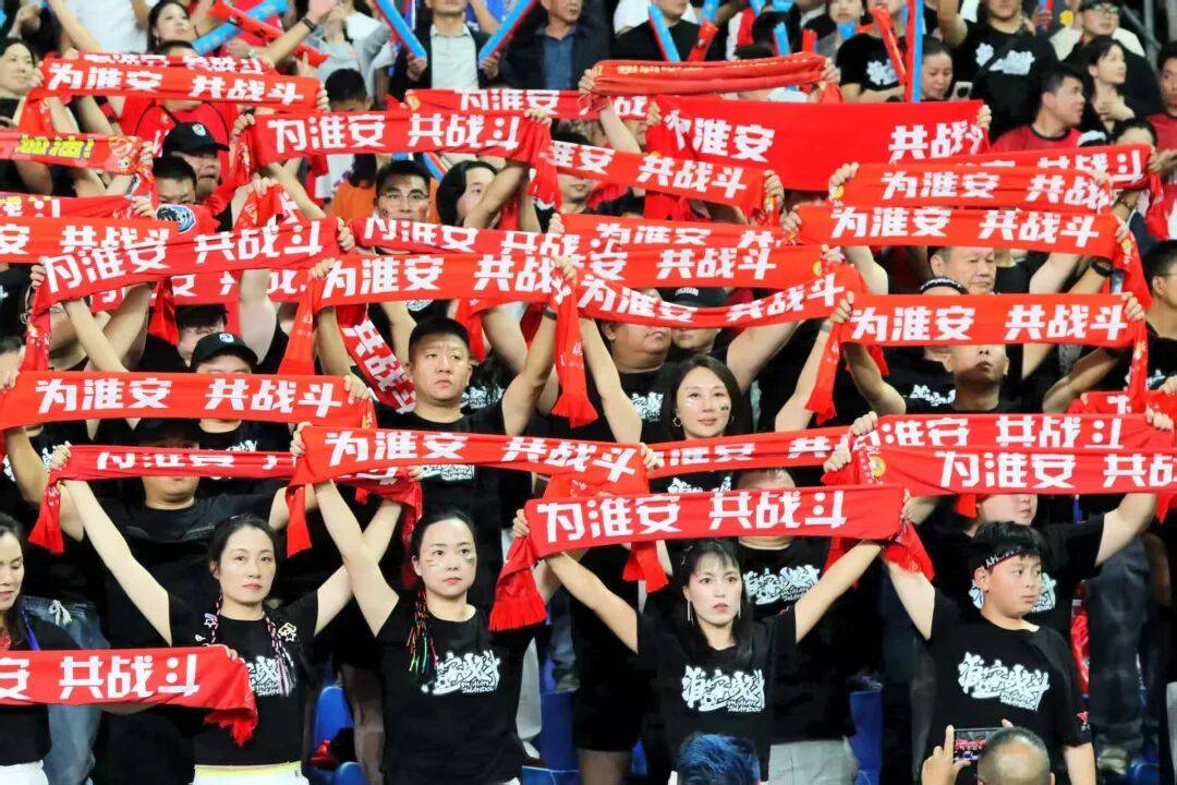 开云体育网页版-顶尖足球赛事精彩连连，球迷热情高涨的简单介绍